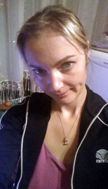 Full leaked Zoryana r page private onlyfans photo