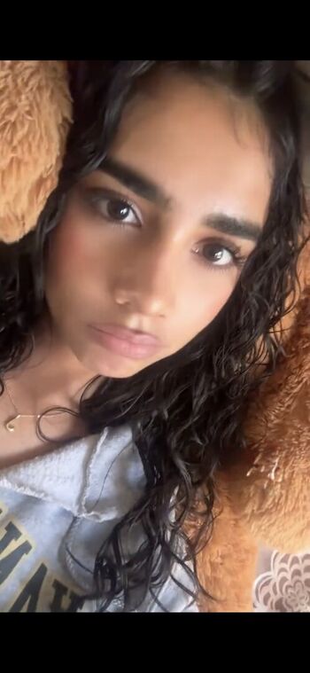 Full leaked Zoyaurkhan private onlyfans photo