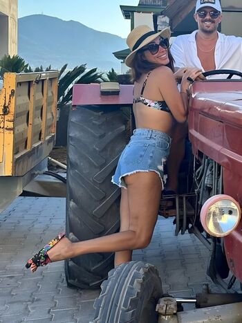 Full leaked Zuhal topal private onlyfans photo