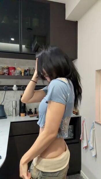 Full leaked Elle voss/ private onlyfans photo