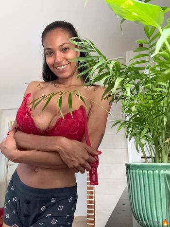 Full leaked Zurihill page private onlyfans photo