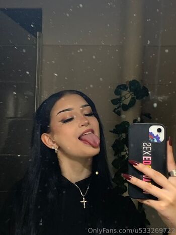 Full leaked Zuzinkaa private onlyfans photo