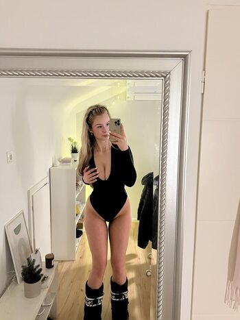 Full leaked Zzarabby private onlyfans photo